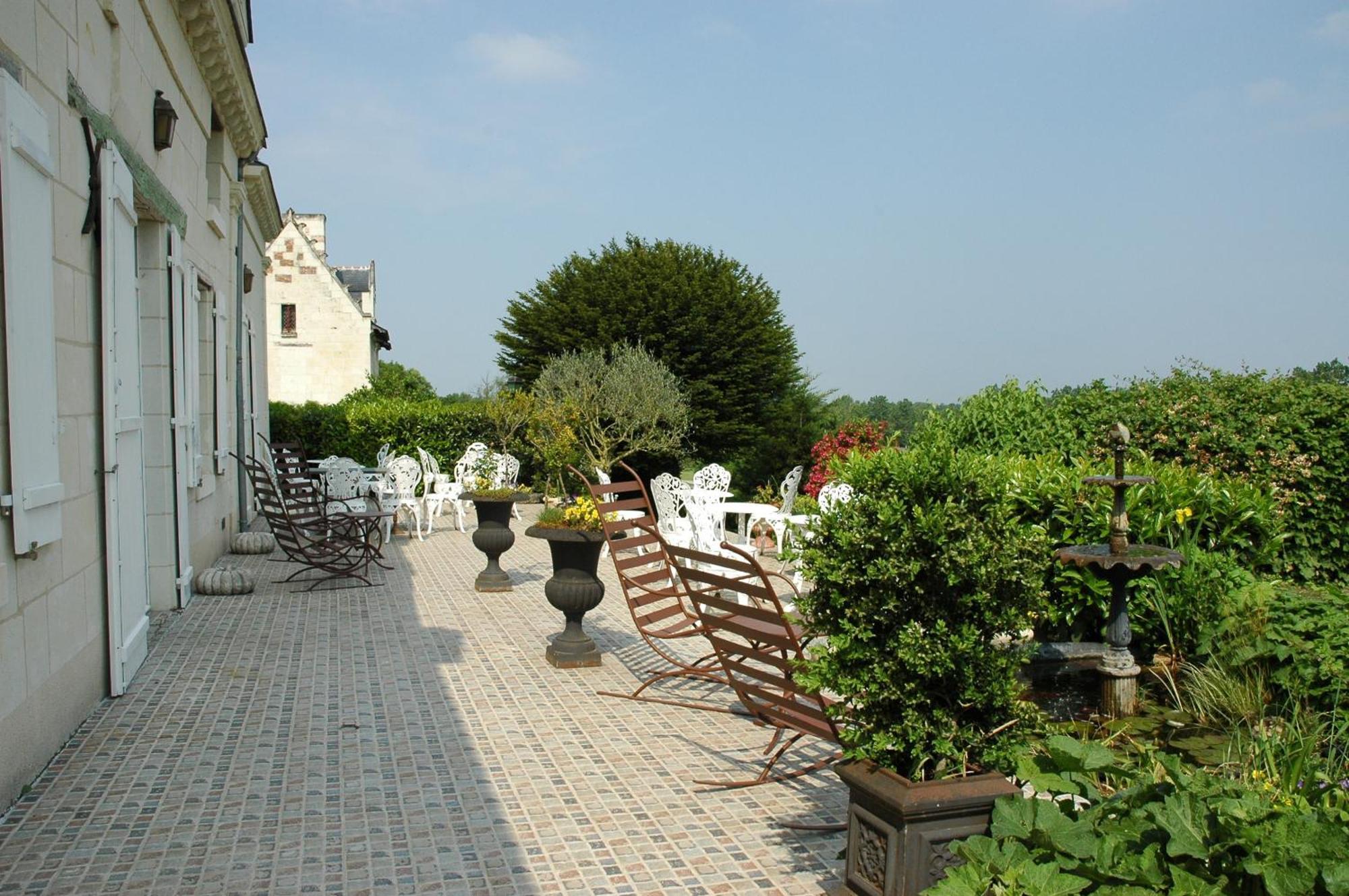 Logis Demeure De La Vignole Hotel Turquant Exterior foto